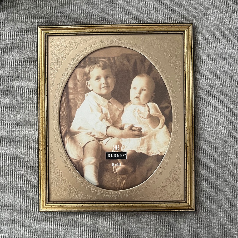 EUC - Vintage Picture Frame by Burnes